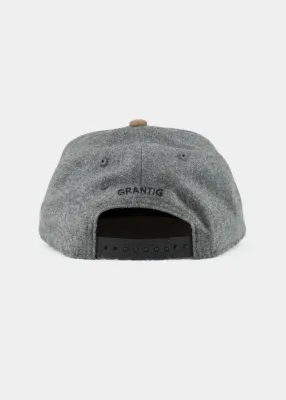 Cap "Grantig by nature" - dunkelgrau (Snapback), v2